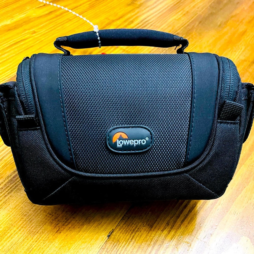 New Lowepro Navi Plus Cases for GPS Navigator -Black